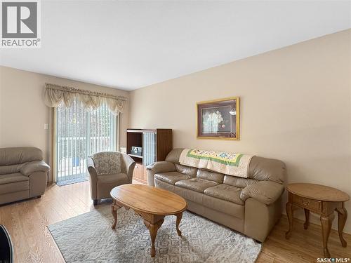 Unit 5 2321 Kildeer Drive, North Battleford, SK - Indoor Photo Showing Living Room