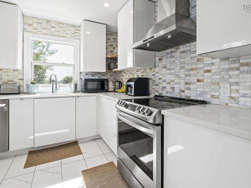 2 Hilltop Terrace, Dartmouth, NS - Indoor Photo Showing Kitchen