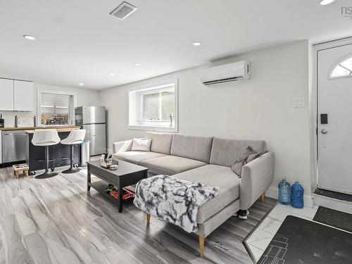 2 Hilltop Terrace, Dartmouth, NS - Indoor Photo Showing Living Room