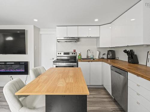 2 Hilltop Terrace, Dartmouth, NS - Indoor Photo Showing Kitchen