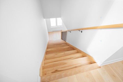 Escalier - 705 Ch. Des Conifères, Piedmont, QC - Indoor Photo Showing Other Room