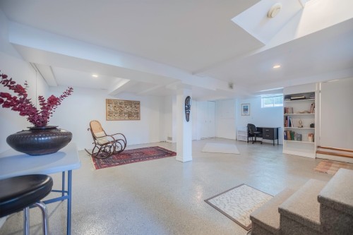 Salle familiale - 242 Av. De Sanford, Saint-Lambert, QC - Indoor
