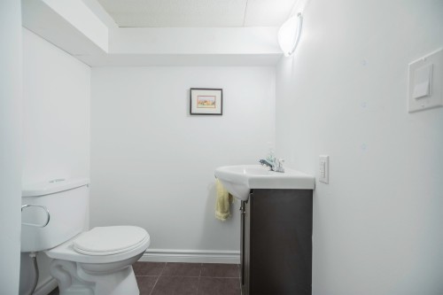 Salle d'eau - 242 Av. De Sanford, Saint-Lambert, QC - Indoor Photo Showing Bathroom