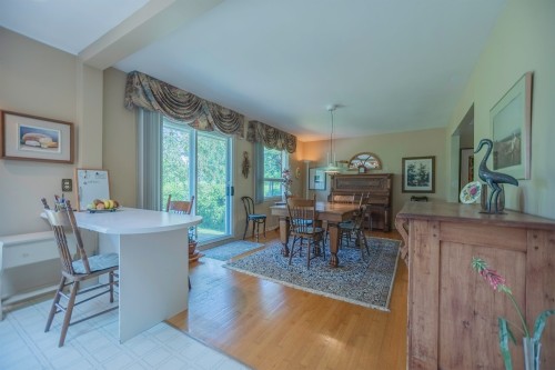 Coin-repas - 242 Av. De Sanford, Saint-Lambert, QC - Indoor Photo Showing Dining Room