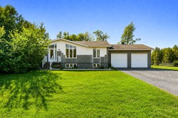 103 Rue des Lilas  Brownsburg-Chatham, QC J8G 2P5