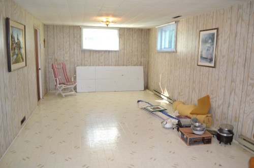 Salle familiale - 2830 Av. Pratte, Saint-Hyacinthe, QC - Indoor