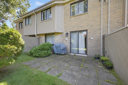 Cour - 44-555 Montrose Drive, Beaconsfield, QC - Outdoor With Exterior