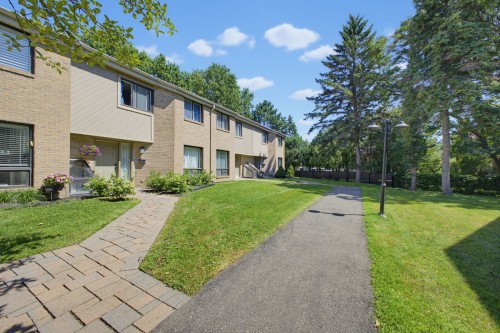Façade - 44-555 Montrose Drive, Beaconsfield, QC - Outdoor