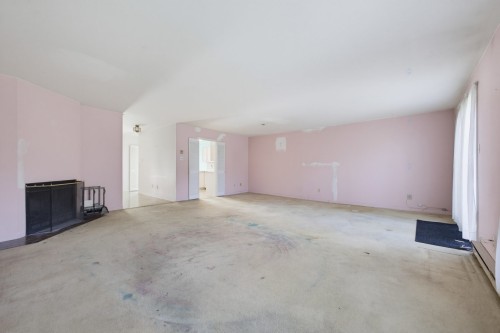 Salon - 44-555 Montrose Drive, Beaconsfield, QC - Indoor