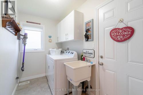 Main Floor Laundry - 87 Irving Drive, Norwich (Norwich Town), ON - Indoor Photo Showing Laundry Room