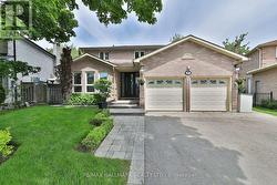 58 PICKETT CRESCENT Richmond Hill, ON L4C 9L3