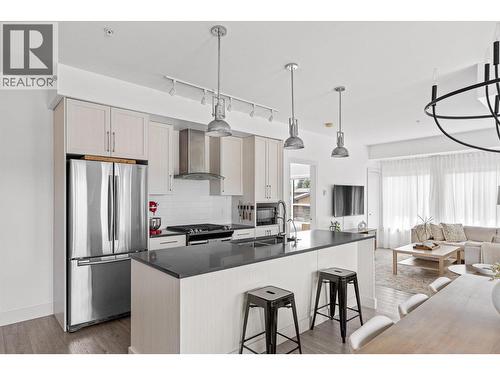 4380 Lakeshore Road Unit# 206, Kelowna, BC - Indoor Photo Showing Kitchen With Upgraded Kitchen