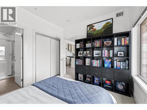 4380 Lakeshore Road Unit# 206, Kelowna, BC - Indoor Photo Showing Bedroom