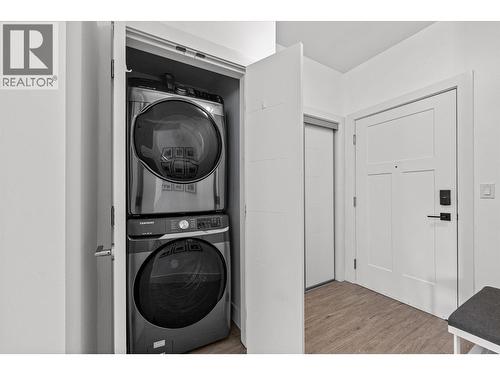 4380 Lakeshore Road Unit# 206, Kelowna, BC - Indoor Photo Showing Laundry Room
