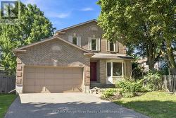 692 AVERY COURT Oshawa (Pinecrest), ON L1K 1S8