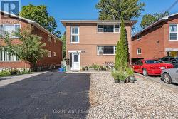 898 WATSON AVENUE  Ottawa, ON K2B 6B9