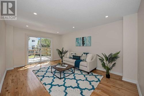 33 Exeter Drive, Ottawa, ON - Indoor Photo Showing Living Room
