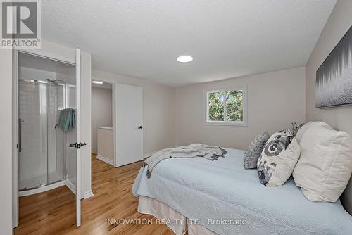 33 Exeter Drive, Ottawa, ON - Indoor Photo Showing Bedroom