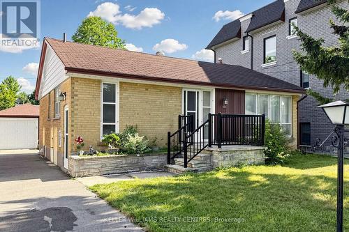 302 PALMER AVENUE  Richmond Hill, ON L4C 1P3