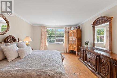 865 Meadow Wood Road, Mississauga, ON - Indoor Photo Showing Bedroom