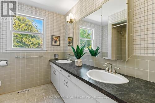 865 Meadow Wood Road, Mississauga, ON - Indoor Photo Showing Bathroom