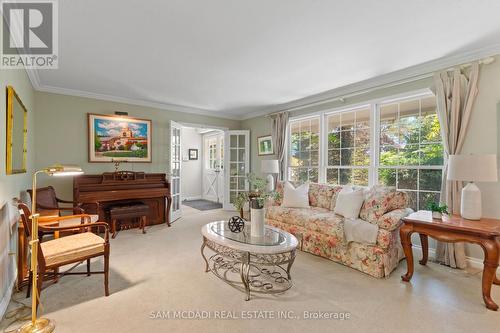865 Meadow Wood Road, Mississauga, ON - Indoor Photo Showing Living Room