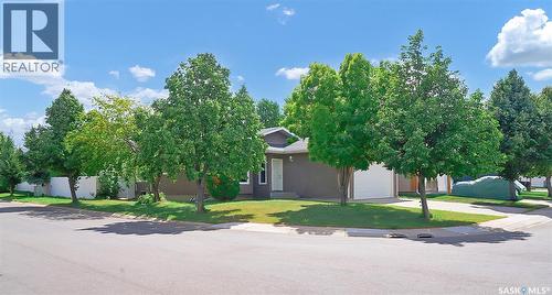 303 Haslam Crescent, Saskatoon, SK - Outdoor