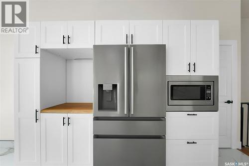 303 Haslam Crescent, Saskatoon, SK - Indoor Photo Showing Kitchen