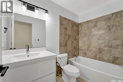 303 Haslam Crescent, Saskatoon, SK - Indoor Photo Showing Bathroom