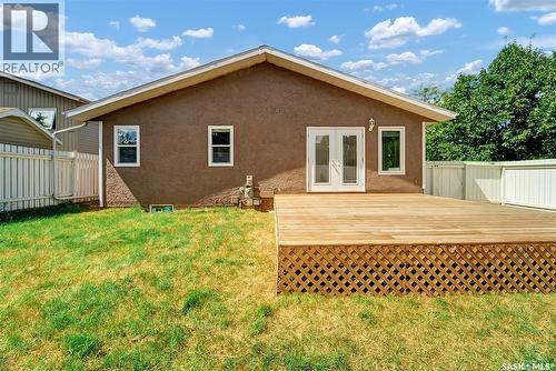 303 Haslam Crescent, Saskatoon, SK - Outdoor