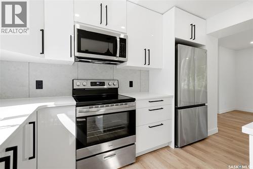 3638 Argyle Road, Regina, SK - Indoor Photo Showing Kitchen With Stainless Steel Kitchen