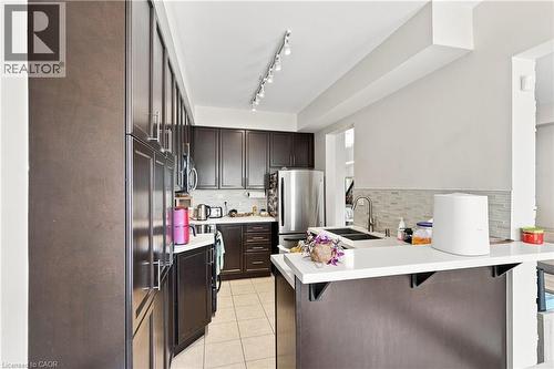 1050 Ryckman Common, Burlington, ON - Indoor Photo Showing Kitchen With Double Sink