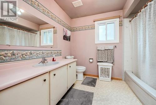 Main Bathroom - 5471 8Th Line, Essa, ON - Indoor Photo Showing Bathroom