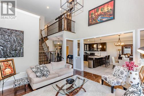 944 O'Reilly Crescent, Shelburne, ON - Indoor Photo Showing Living Room