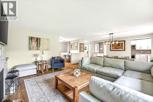 39 Elkview Drive, Fernie, BC - Indoor Photo Showing Living Room