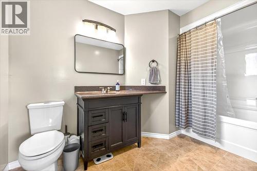 39 Elkview Drive, Fernie, BC - Indoor Photo Showing Bathroom
