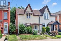 176 EMERALD STREET N  Hamilton, ON L8L 5K8
