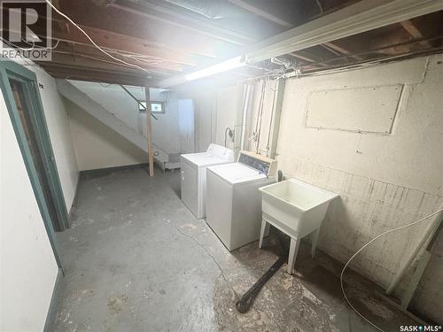 755 Cameron Street, Regina, SK - Indoor Photo Showing Laundry Room