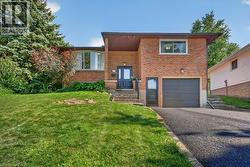 11 GRAYWOOD Court  Kitchener, ON N2E 1W2