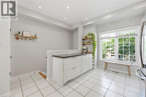678 Rowley Common, Burlington, ON - Indoor Photo Showing Other Room