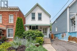 53 LOUISA STREET  Ottawa, ON K1R 6Y7