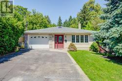 18 DOVERWOOD COURT Toronto, ON M2M 2G7