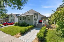 169 TRESANE STREET Oshawa, ON L1J 1T7