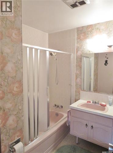 639 Acadia Drive, Saskatoon, SK - Indoor Photo Showing Bathroom