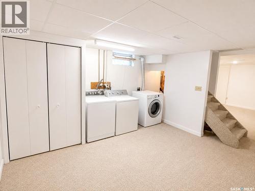19 Cooper Crescent, Regina, SK - Indoor Photo Showing Laundry Room