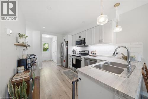 28B Grandview Street, Brantford, ON - Indoor Photo Showing Kitchen With Double Sink With Upgraded Kitchen
