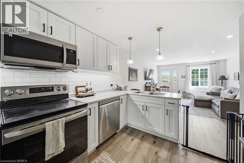 28B Grandview Street, Brantford, ON - Indoor Photo Showing Kitchen With Double Sink With Upgraded Kitchen