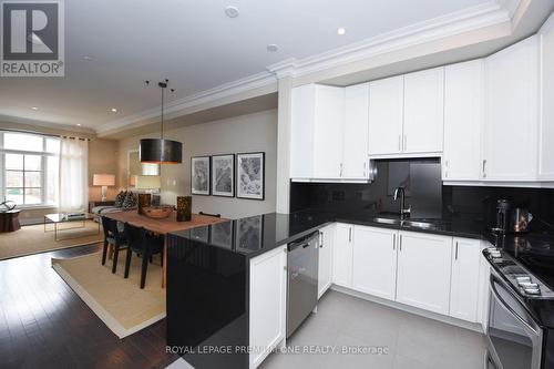 6A Acorn Avenue, Toronto, ON - Indoor Photo Showing Kitchen With Double Sink With Upgraded Kitchen