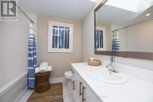 6A Acorn Avenue, Toronto, ON - Indoor Photo Showing Bathroom