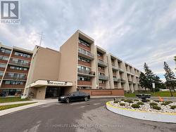 327 - 1050 STAINTON DRIVE  Mississauga, ON L5C 2T7